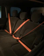 أحزمة أمان سيارة فاخرة باللون البرتقالي المرجاني، تصميم premium يضيف أناقة لمقصورة auto. إكسسوارات Roh Accessoires المغرب.