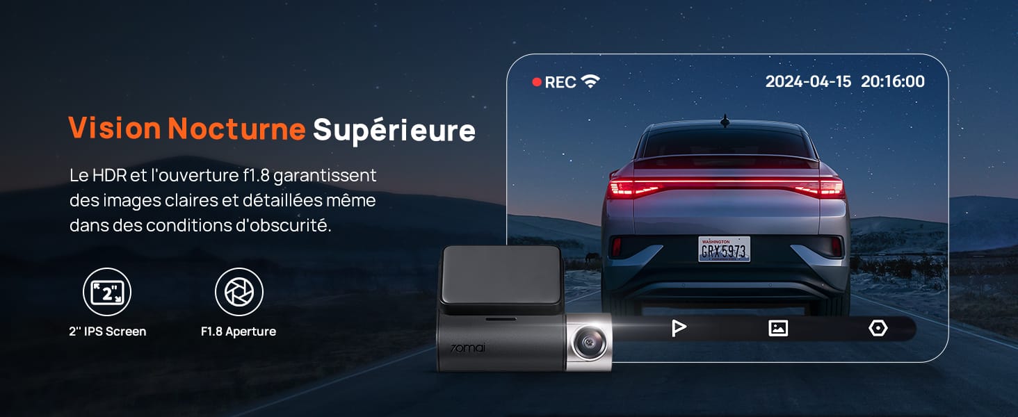 mettant en valeur la technologie de vision nocturne. L'écran montre une route sombre avec une meilleure visibilité des objets devant vous.